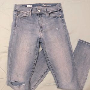 GAP True Skinny Jeans in 29R